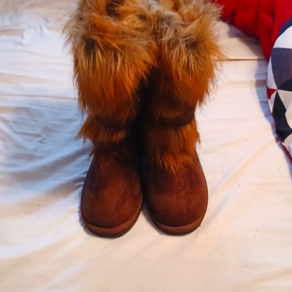 Size11 fur boots brand new for women - Picture 1 of 3